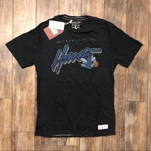 🐝🏀Charlotte Hornets NBA Gradient Script Tee